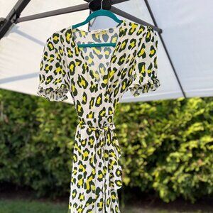 Diane von Furstenberg Leopard Print Wrap Dress – Short Sleeve Mini